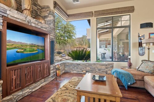 Gorgeous Desert Home W/ Backyard Oasis!