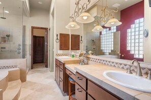Hair dryer - Gorgeous Desert Home W/ Backyard Oasis! (Cave Creek)