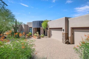 Exterior - Gorgeous Desert Home W/ Backyard Oasis! (Cave Creek)