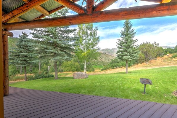 Terrace/patio - Caribou Cabin in Glenwood Canyon on Sheep Ranch, Western Activities on Site! (Glenwood Springs)