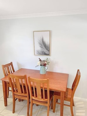 Dining - Apt 1 Brightside Apartments - City Centre (Armidale)