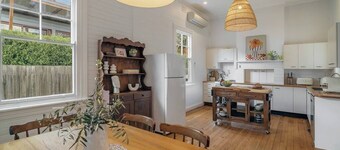 Armidale's Quinn's Cottage - City Centre