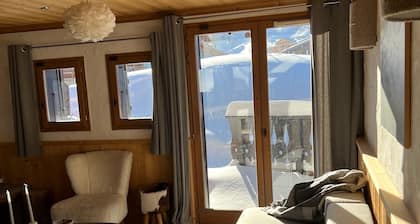 Charmant chalet familial // 9 Ă  12 personnes // ski aux pieds // 2050m // Plagne