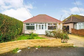 Exterior - Dallas House - Easy links to LHR and London (Hayes)