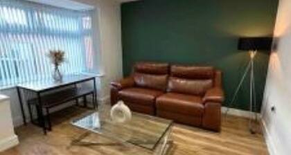 Dallas House - Easy links to LHR and London