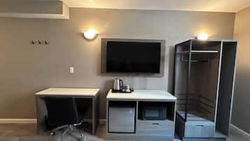 Premium bedding, down comforters, desk, laptop workspace
