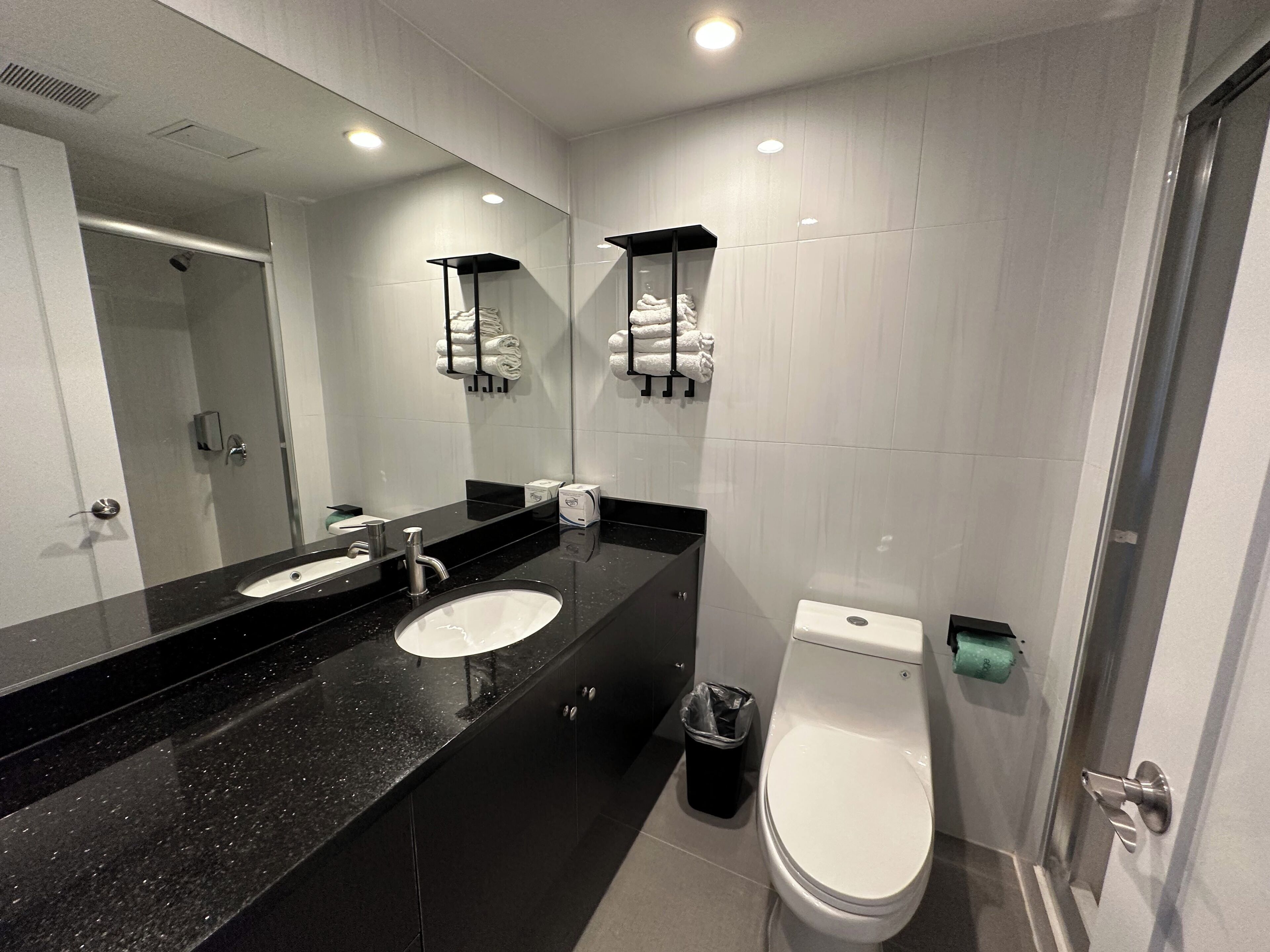 Photo - Regal Inn & Suites New York LaGuardia Hotel