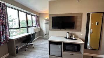 Bộ đồ giường cao cấp, chăn bông, bàn