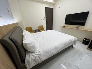Free WiFi, bed sheets - Leo & Alley (Hualien City)