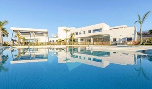 Outdoor pool - Luxury-Chic Hideaway with sun-drenched terrace (AN)