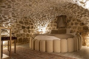 303 Teyyare | Busa memori, minibar, Wi-Fi gratis, dan seprai linen