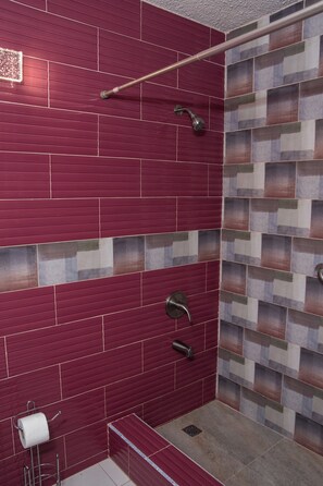 Basic-Villa | Dusche im Bad