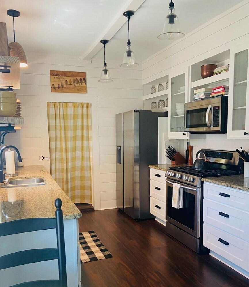 The Main Street House, downtown Marble Falls! Marble Falls Vrbo