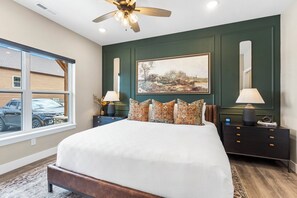 5 bedrooms, desk, iron/ironing board, travel crib