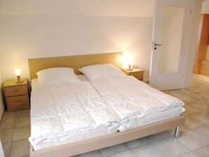 2 bedrooms - Glebbe 17 - Wohnung 8 - Modern Ausgestattete Ferienwohnung mit Zwei Balkonen in Ruhiger Lage (Zingst (Ostseeheilbad))