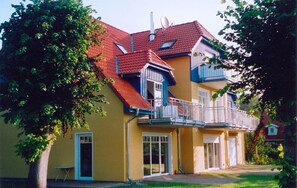 Exterior - Glebbe 17 - Wohnung 8 - Modern Ausgestattete Ferienwohnung mit Zwei Balkonen in Ruhiger Lage (Zingst (Ostseeheilbad))