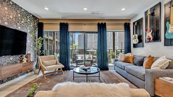 Smart TV, mesa de pingue-pongue