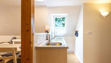 Kühlschrank, Ofen, Herdplatte, Geschirrspüler