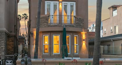 Welcome to the Extraordinary 6th on the Beach Beach-House in Huntington Beach