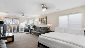 4 bedrooms, desk, travel cot, free WiFi