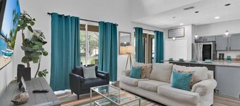 Beautiful Large Pool Home- Southern Dunes Golf Community