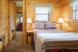 2 soverom, skrivebord, wi-fi (inkludert) og sengetøy