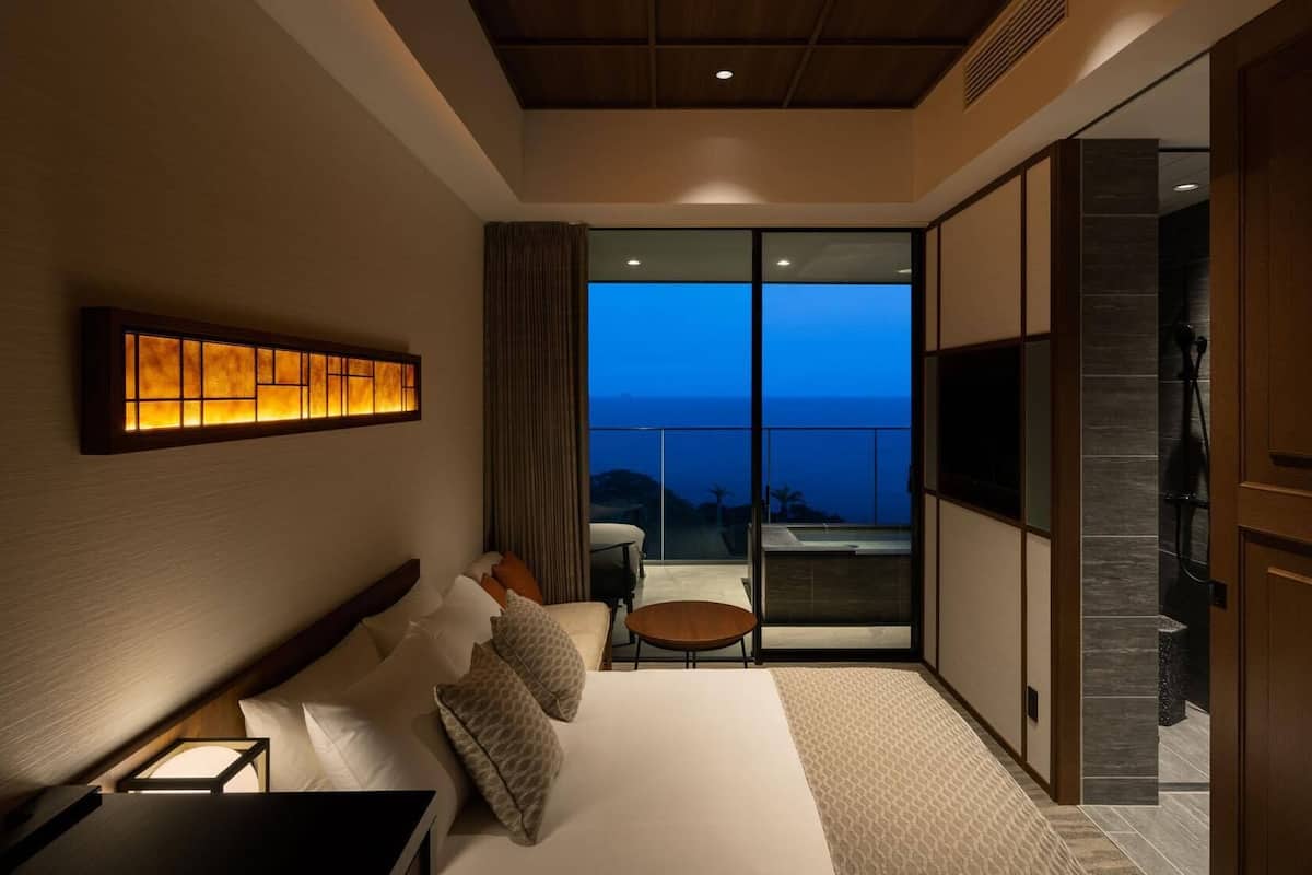 Premium bedding, pillow-top beds, minibar, in-room safe