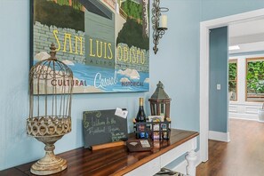 Interior - 1884 Modernized Home: Fire Pit, Tesla Tech, Near Downtown (San Luis Obispo)