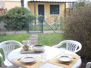 LĂ€genhet - 1 sovrum - balkong | Restaurang utomhus