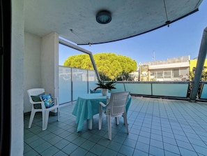 Appartement, 2 slaapkamers, balkon, uitzicht op stad | Balkon