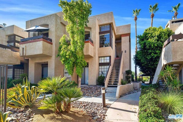 Exterior - Enjoy a stylish experience at a centrally-located place. Pictures upon request. (Palm Springs)