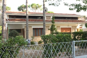 Apartamento, 3 quartos, varanda, vista para o jardim | Fachada