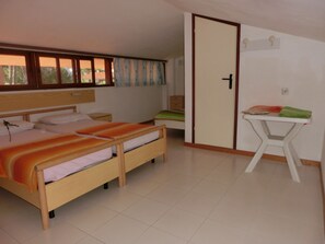 Apartamento, 3 quartos, vista para o jardim | 4 quartos