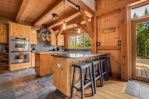 Fridge, microwave, oven, stovetop - Maple Hill Lodge - Stevenson Retreat, Hot Tub, AC, Amazing Recreation Area! (Stevenson)