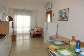 Appartement, 2 chambres, balcon, vue ville | Salle de séjour