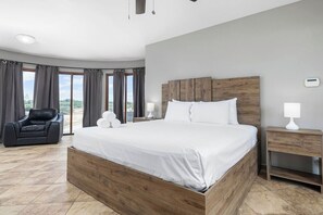 4 bedrooms, iron/ironing board, WiFi