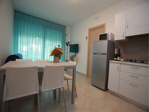 Apartment, 2 Bedrooms, Balcony | Dining room