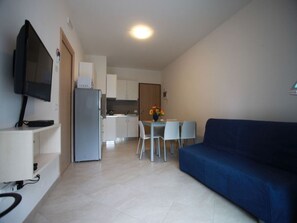 Apartment, 2 Bedrooms, Balcony | Dining room