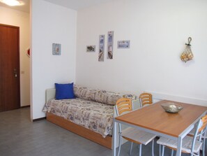 Appartement, 1 slaapkamer, balkon, uitzicht op tuin | Interieur