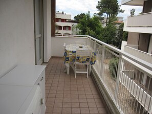 Lejlighed - 1 soveværelse - balkon - udsigt til have | Balkon