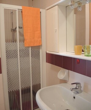 Bathroom amenities - One-bedroom Flat Next to Bibione Thermae (San Michele al Tagliamento)