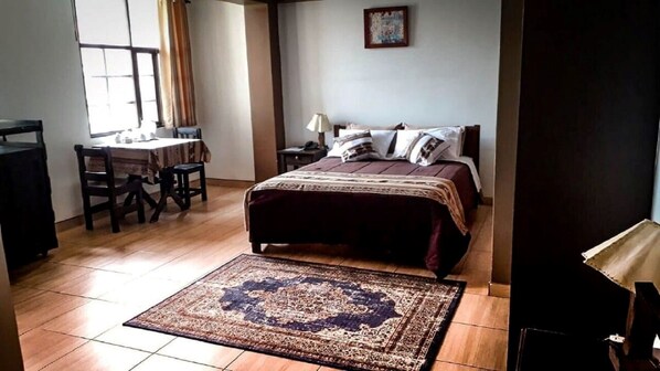 15 間睡房、手提電腦工作空間、免費 Wi-Fi