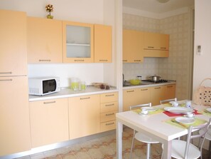 Apartment, 2 Schlafzimmer, Balkon, Gartenblick | Innenbereich