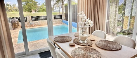 تناول الطعام