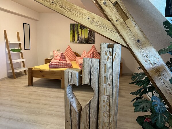 1 bedroom, free WiFi, bed sheets - Studio Apartment 'Apartment Schwarzwaldblick, 35 Qm' with Shared Garden and Wi-Fi (Görwihl)