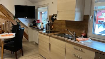 雪櫃、微波爐、爐具、洗碗機