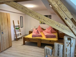 1 bedroom, free WiFi, bed sheets - Studio Apartment 'Apartment Schwarzwaldblick, 35 Qm' with Shared Garden and Wi-Fi (Görwihl)