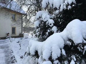 Property grounds - Studio Apartment 'Apartment Schweizblick, 35 Qm' with Shared Garden and Wi-Fi (Görwihl)