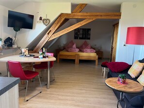 Interior - Studio Apartment 'Apartment Schweizblick, 35 Qm' with Shared Garden and Wi-Fi (Görwihl)