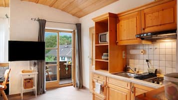 Frigorifero, microonde, piano cottura, macchina per tè/caffè